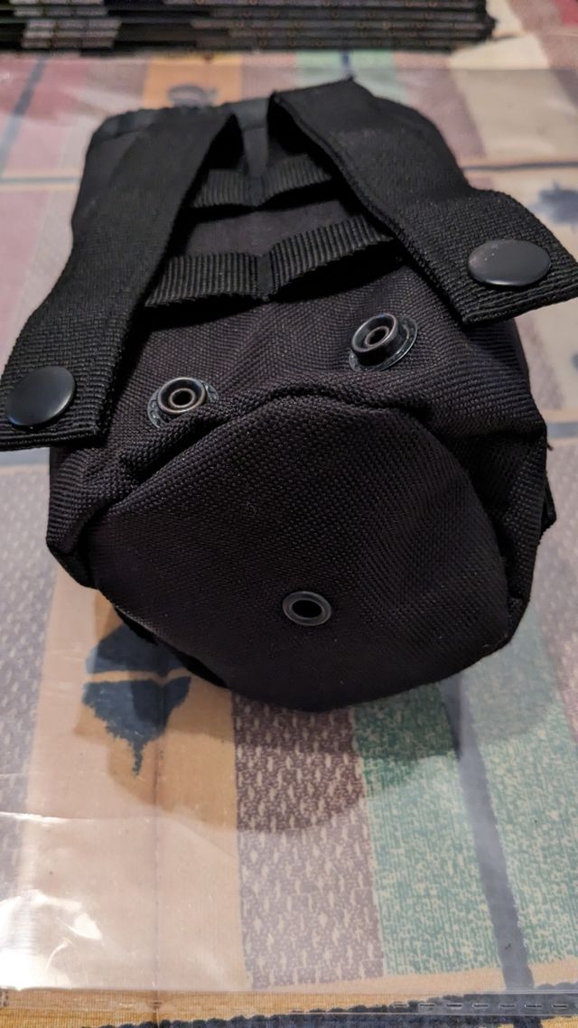 Porta botellas táctico molle color negro