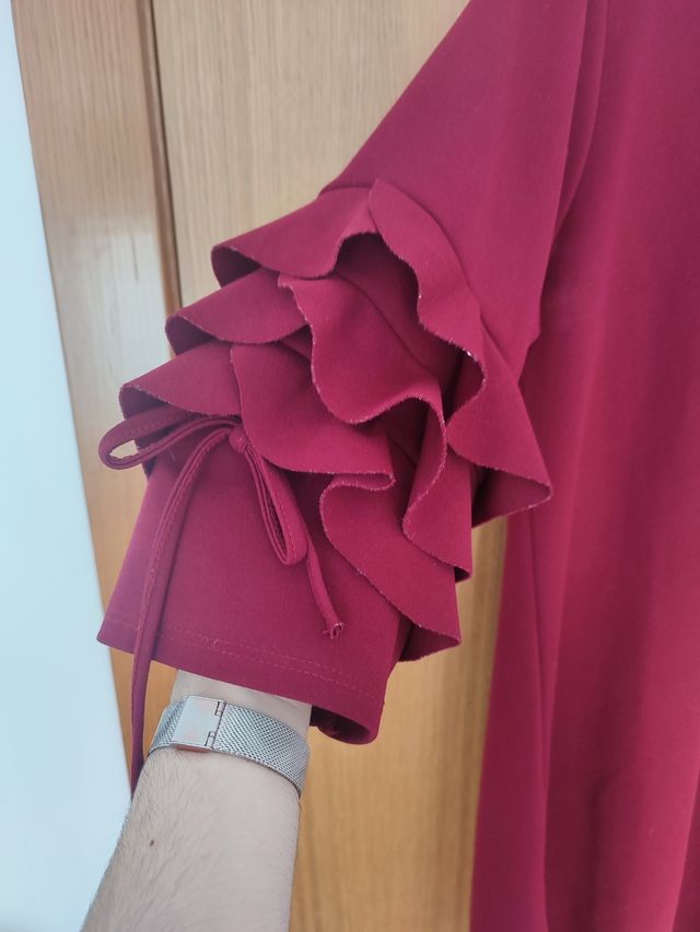 Vestido volantes granate 