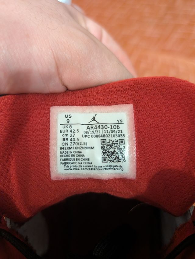 Jordan lift off White and red