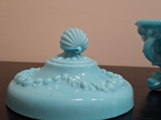 Bombonera opalina azul turquesa