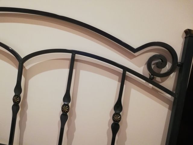 Cabecero de forja macizo