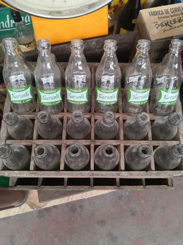 Caixa de refrigerantes, garrafas de refrigerante