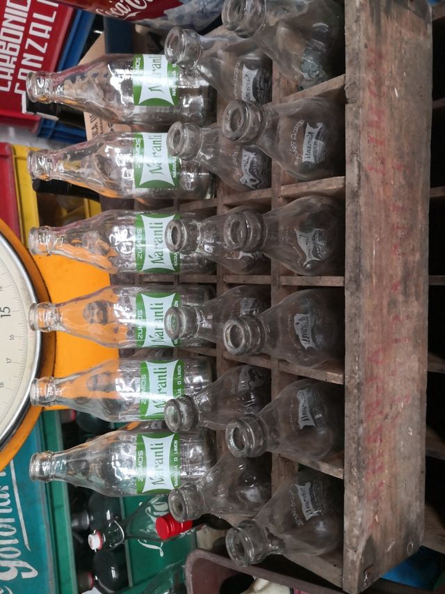 Caixa de refrigerantes, garrafas de refrigerante