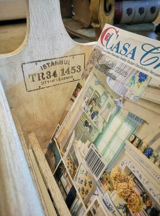 Portariviste shabby chic legno bianco