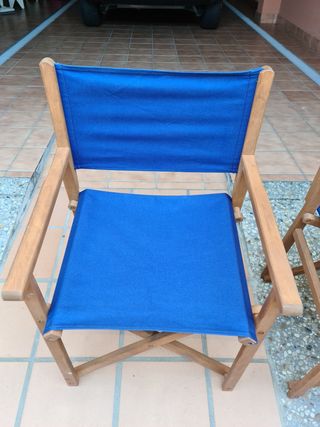 MESA MADERA Y 5 SILLAS sin estrenar.