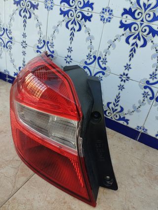 Piloto trasero izquierdo Ford Ka+