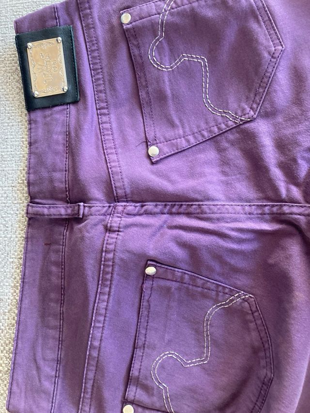 Pantalón morado de Tous T-38
