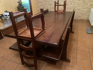 Mesa madera bodega de una excelenta calidad !