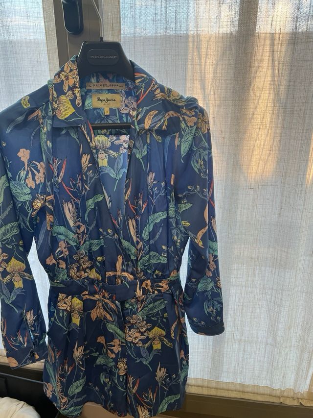 Mono manga larga y pantalón corto