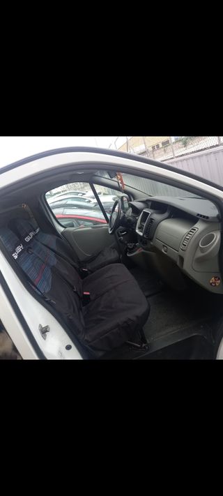 SE CAMBIA Renault TRAFIC 2012