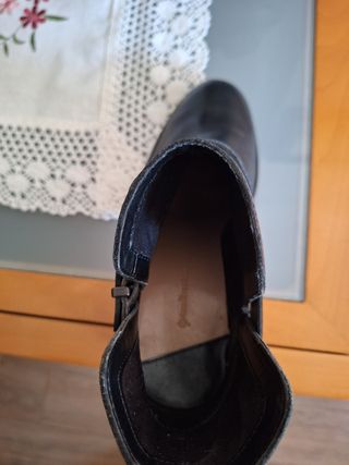 Botines negros número 37