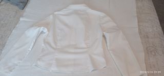 camisa blanca manga larga mariposas