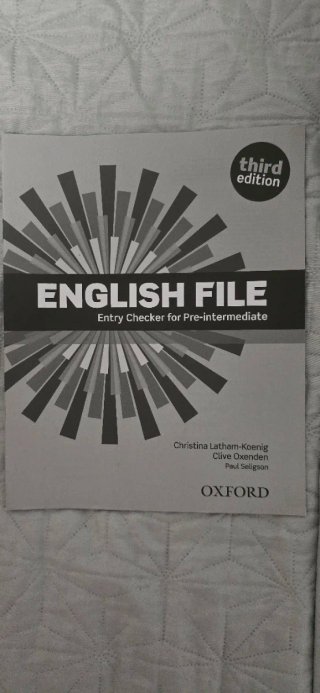 Oxford English File Pre-intermediate + Diccionario