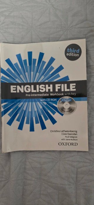 Oxford English File Pre-intermediate + Diccionario