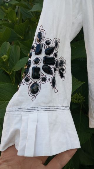 Chaqueta fiesta lino y pedrería