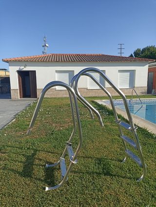Escaleras piscina