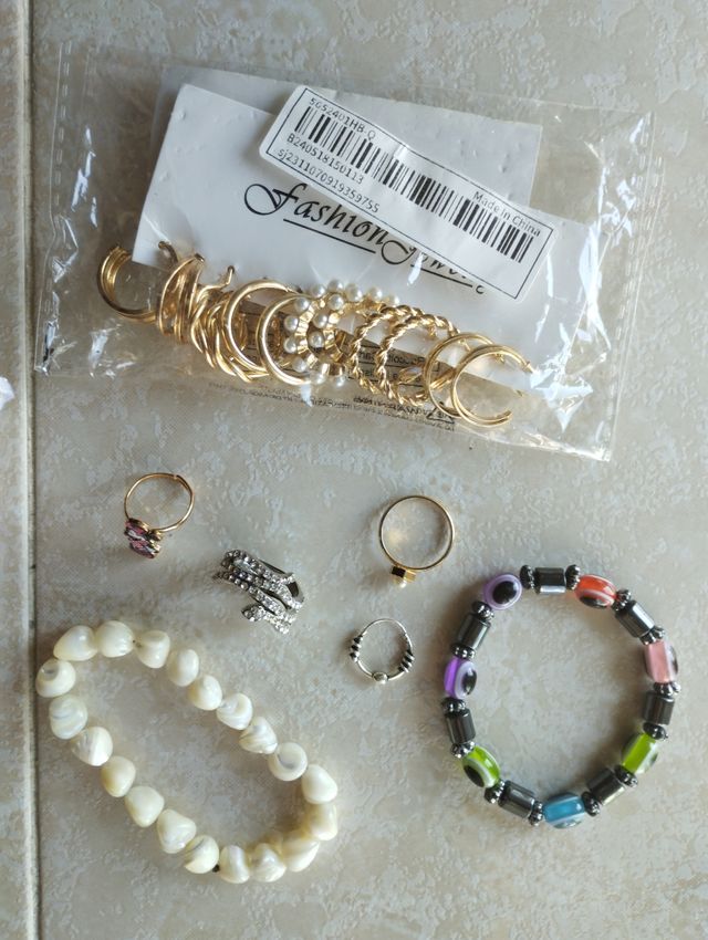 Pendientes,anillos y pulseras