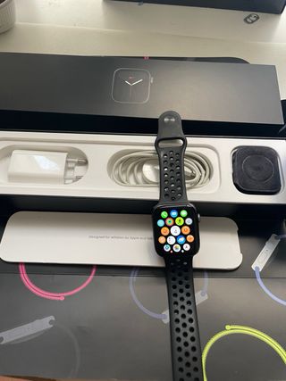 APPLE WATCH SERIES 5 NIKE +