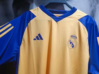Camiseta real Madrid entreno talla M