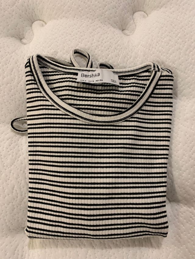 CAMISETA,BERSHKA,T:S,PERFECTO ESTADO,LISTAS