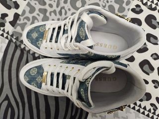 Alpargatas negras con cuña a estrenar