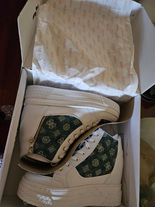 Alpargatas negras con cuña a estrenar