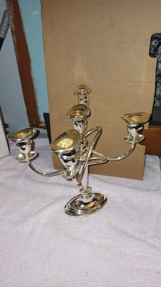 Candelabros plateados