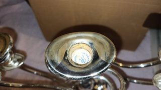 Candelabros plateados