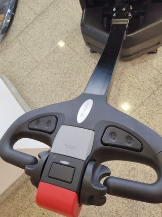 TRANSPALETA ELECTRICA 1500kg