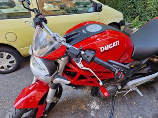 Ducati monster 696