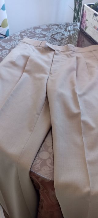 Pantalón nuevo con pinzas 