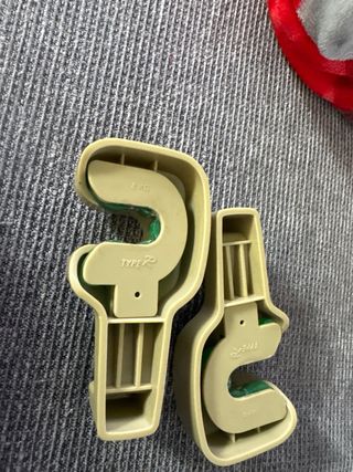 Articolo sppoggia tutto x auto