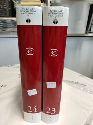 Gran Enciclopedia Universal y Tres