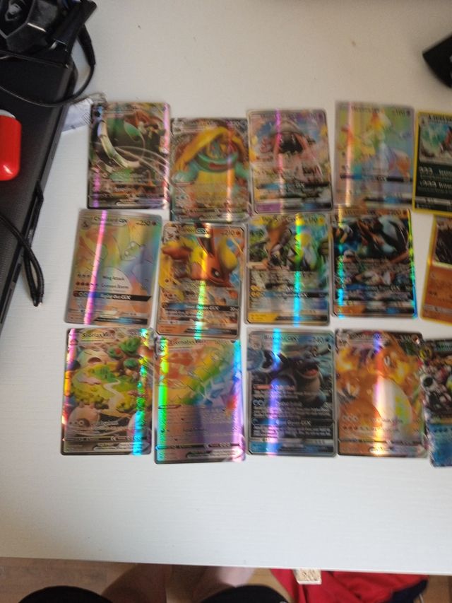 16 cartas de Pokémon brillantes