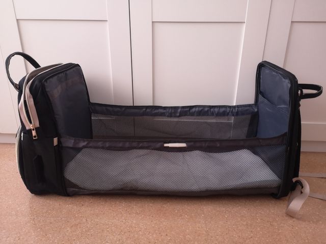 Mochila cambiador bebé negra