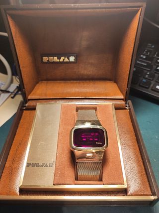 Reloj de Oro PULSAR LED años 70 COMPLETo