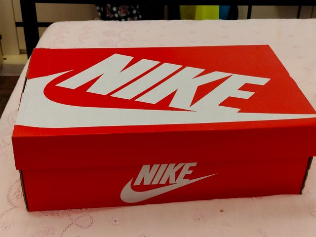 Vendo scarpe donna Nike. Silver