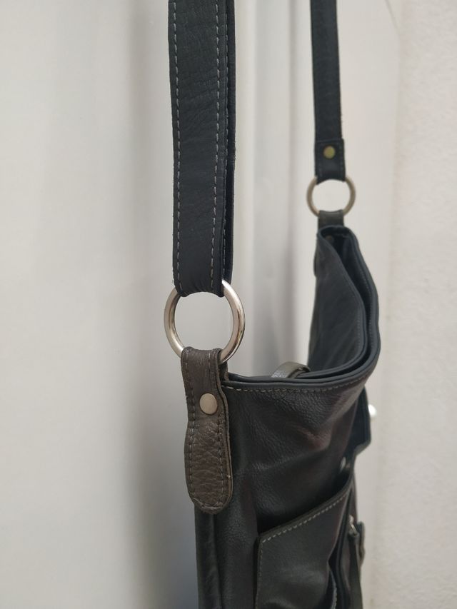 Bolso de piel negro