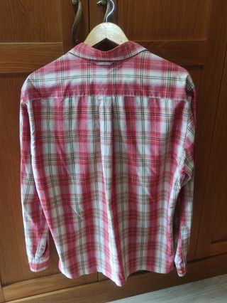 Camisa roja de cuadros