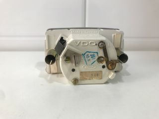 Reloj coche clásico