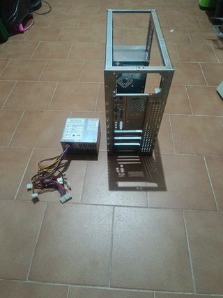 Caja torre ordenador,fuente, lector y grabador