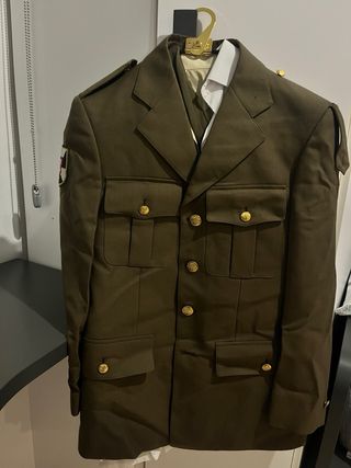 Traje militar
