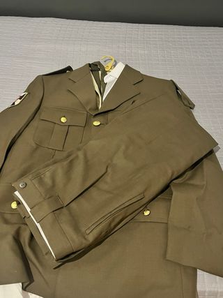 Traje militar
