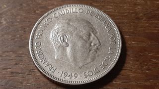 Moneda de 5 pesetas de 1949.