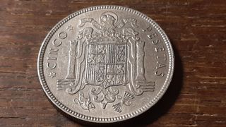 Moneda de 5 pesetas de 1949.