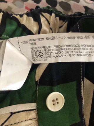 Pantalón recto verde/negro. S. Zara