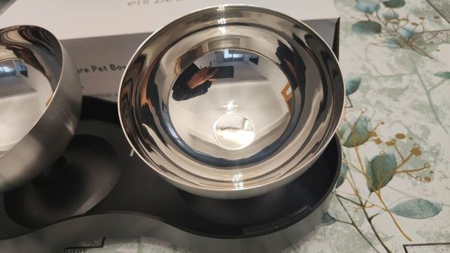 Cuenco de animales metálico