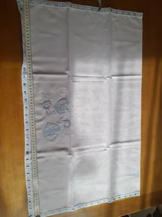 Lenzuoli matrimoniale sopra e 2 federe