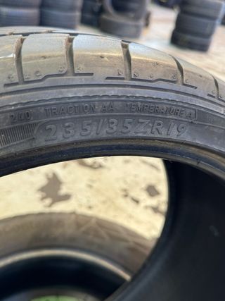 235/35 R19 DUNLOP (2UND)
