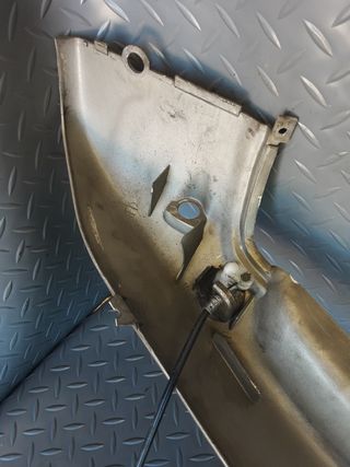 Tapa lateral izquierda Honda Scoopy 100